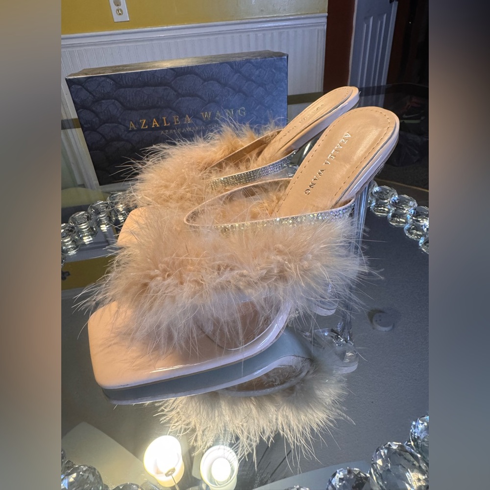 NWB AZALEA WANG RHINESTONE AND FURRY STILETTO SANDAL IN BLUSH. SIZE 10